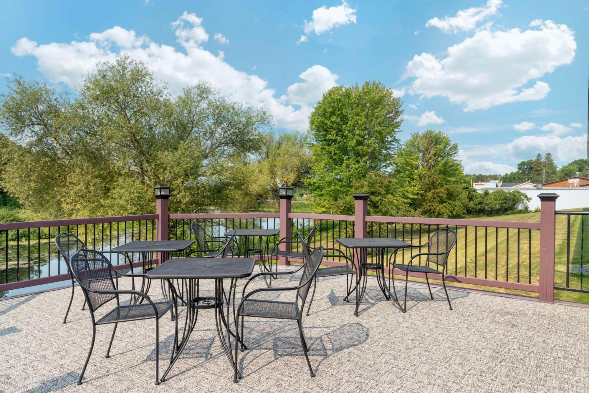 Best Western Spooner Riverplace Exterior photo